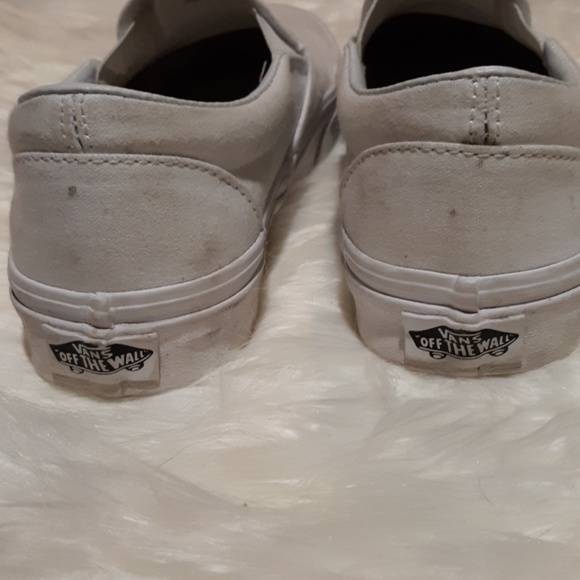 White vans - Picture 3 of 3